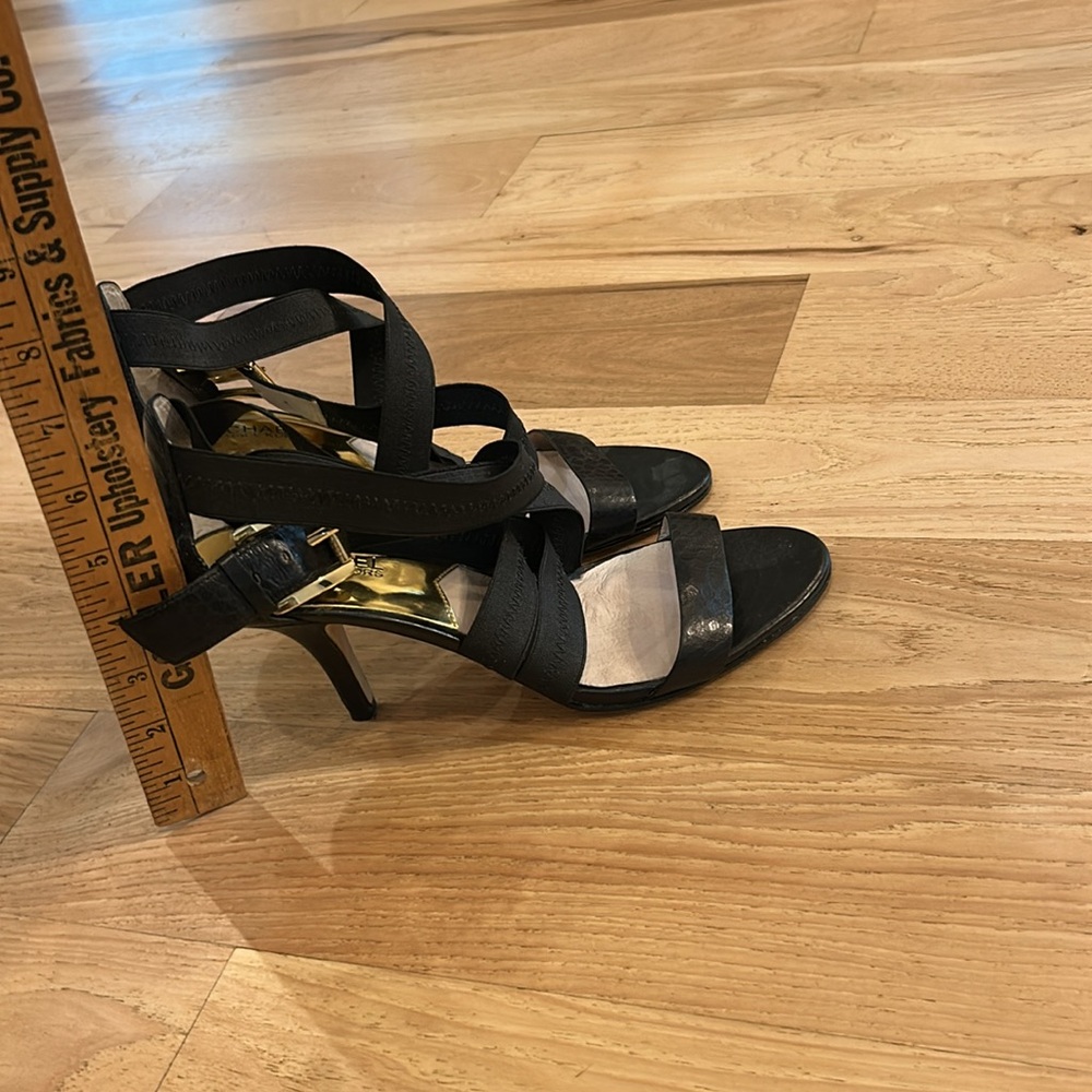 Michael Kors size 9.5 - Picture 4 of 6